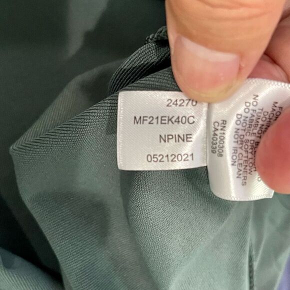 Peter Millar Crown Colorblock 1/2 Zip Stretch Pullover. Size Medium. Carmody Inv - Picture 11 of 11